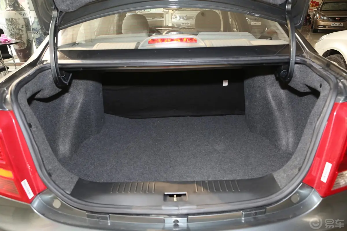 吉利SC31.3L 手动 舒适型行李箱空间