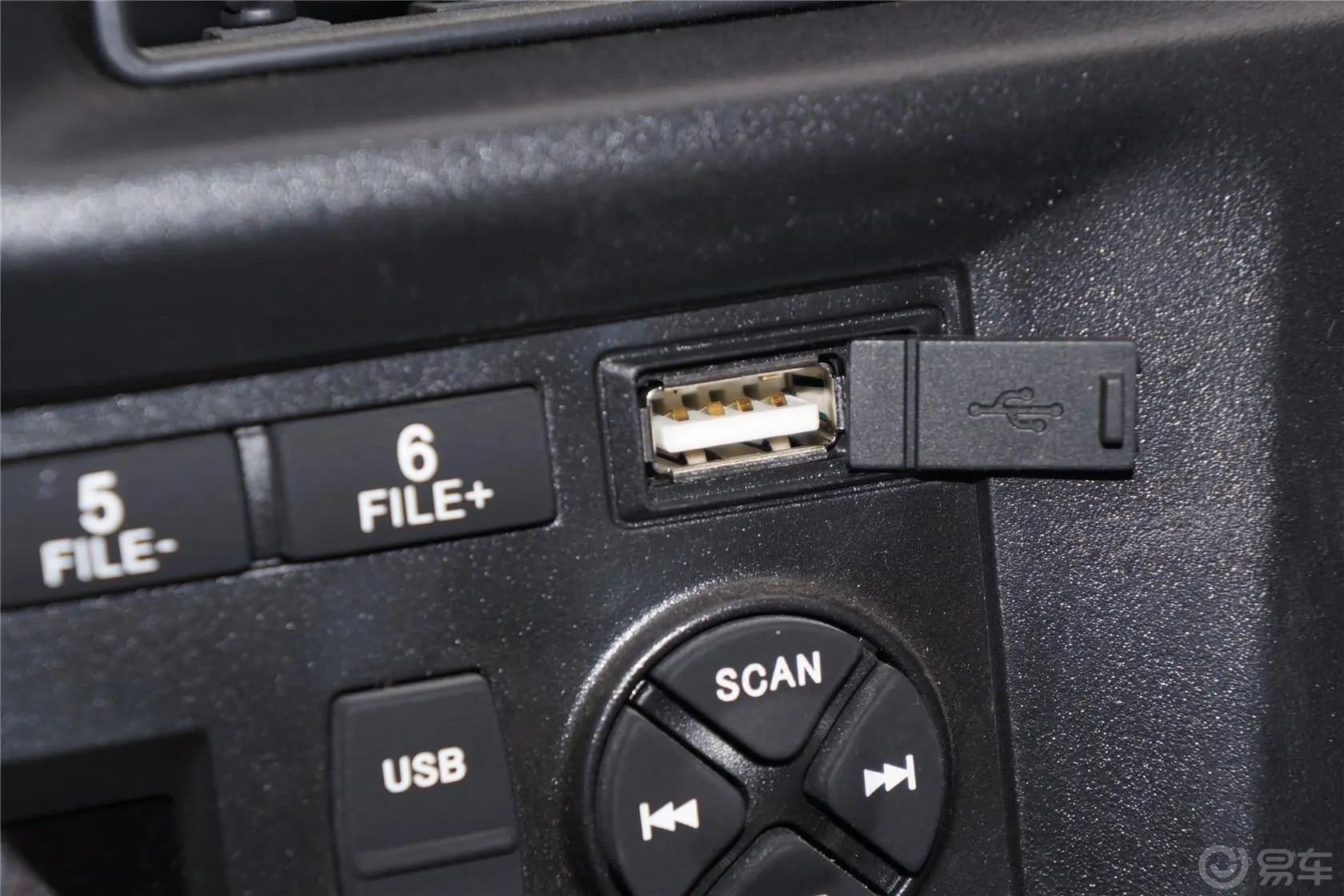优优2代 1.0L 手动 标准型USB接口
