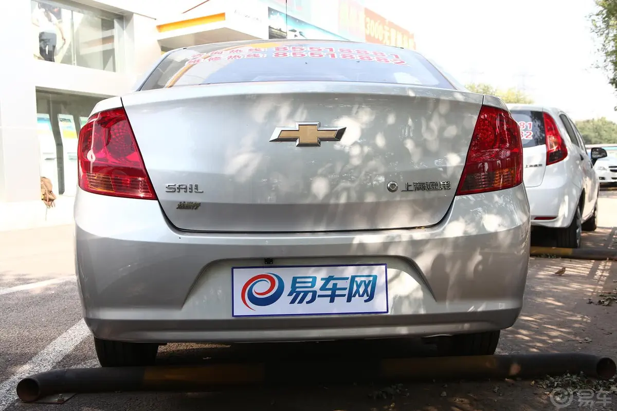 赛欧3三厢 1.2 SE EMT 理想版正后水平