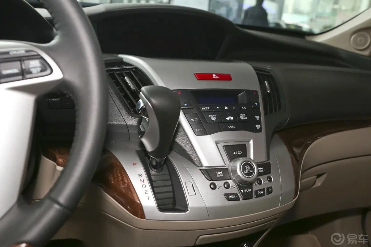 奥德赛2.4L 自动 豪华版中控台驾驶员方向