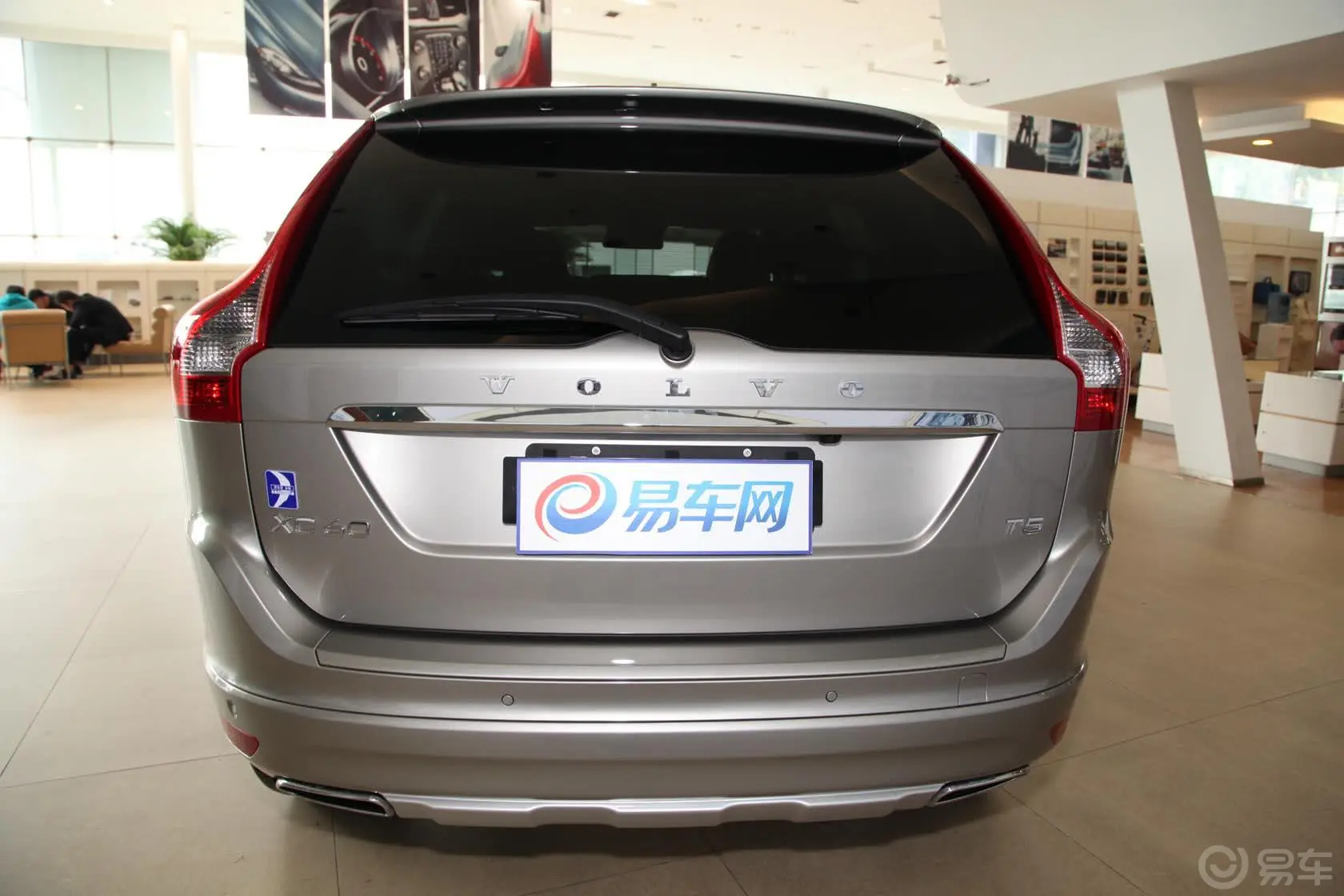 沃尔沃XC60(进口)2.0T T5 改款 智逸版正后水平