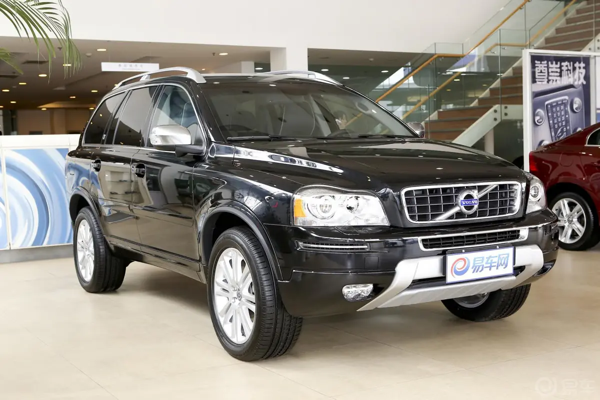 沃尔沃XC902.5T T5 行政版侧前45度车头向右水平