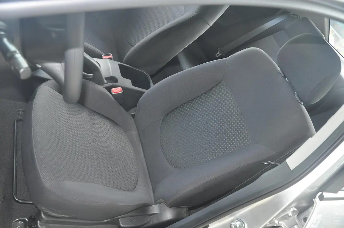 福瑞迪1.6L 手动 GL 纪念版驾驶员座椅
