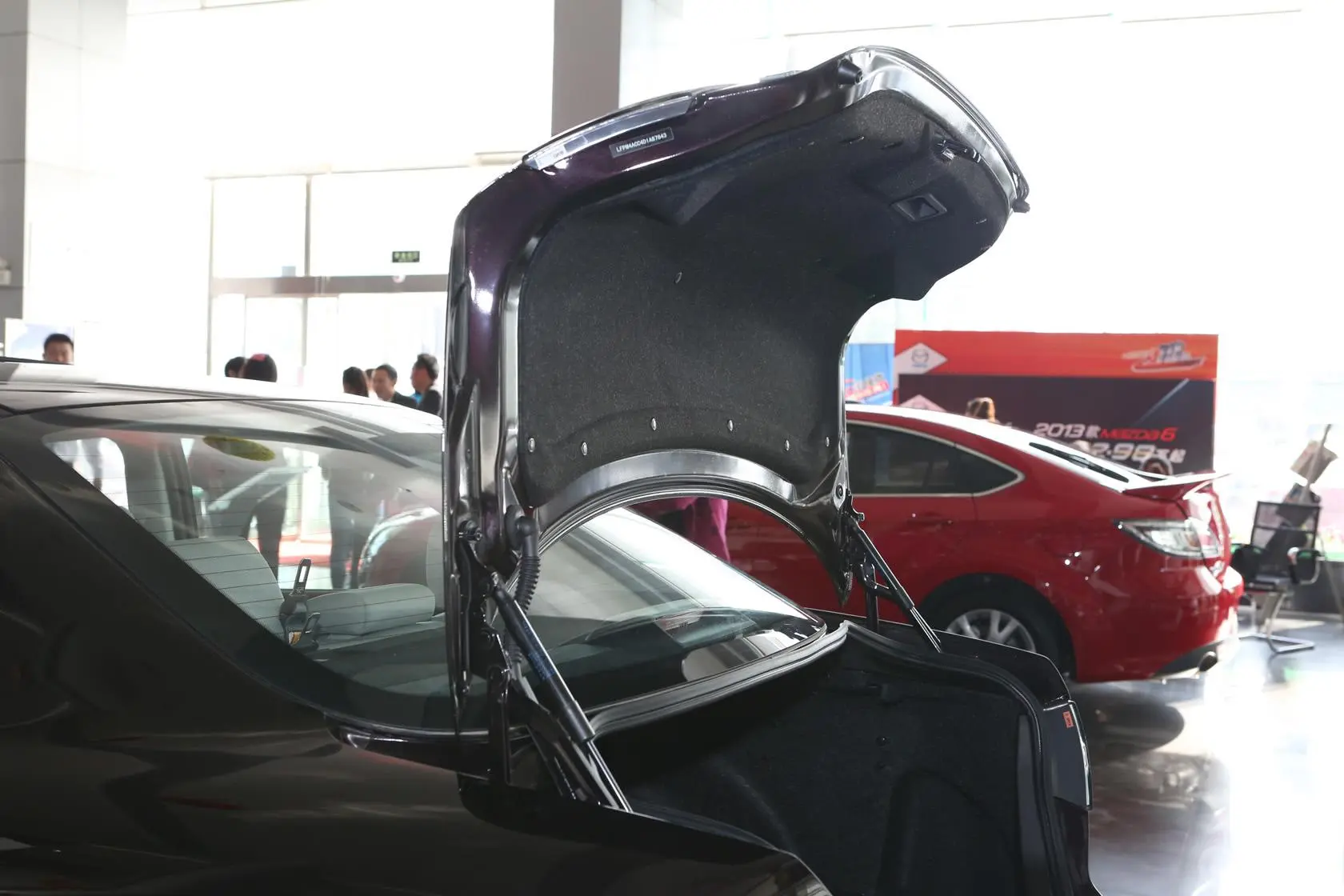 马自达62.0L 手动型行李厢开口范围