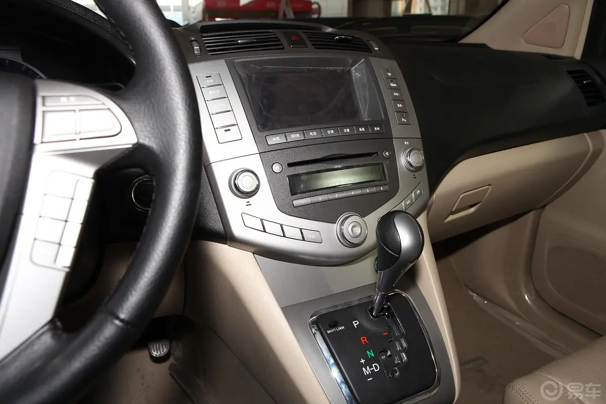 比亚迪S62.4L 手动 尊贵型 白金版中控台驾驶员方向