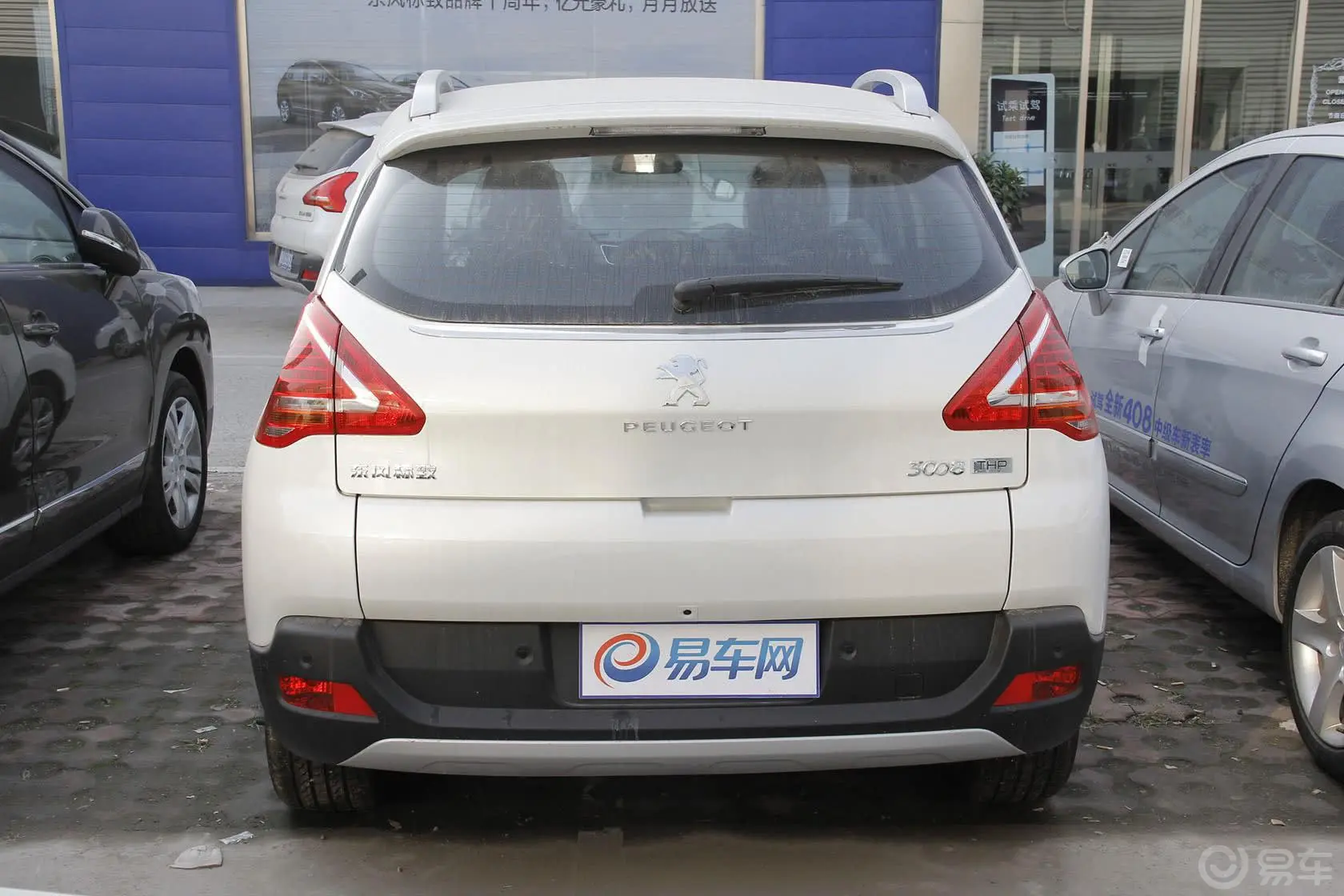 标致30082.0L 自动 潮流版正后水平