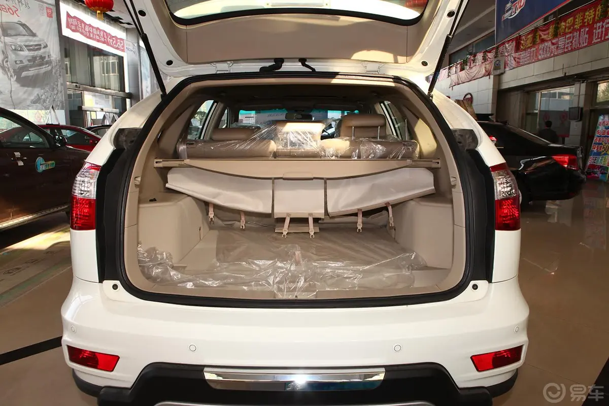 比亚迪S62.4L 手动 尊贵型 白金版行李箱空间