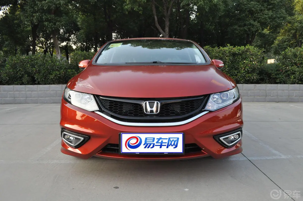 杰德1.8L CVT 豪华尊享型（五座）正前水平