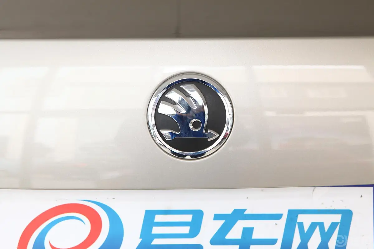 昕锐1.6L 手动 智选版尾标