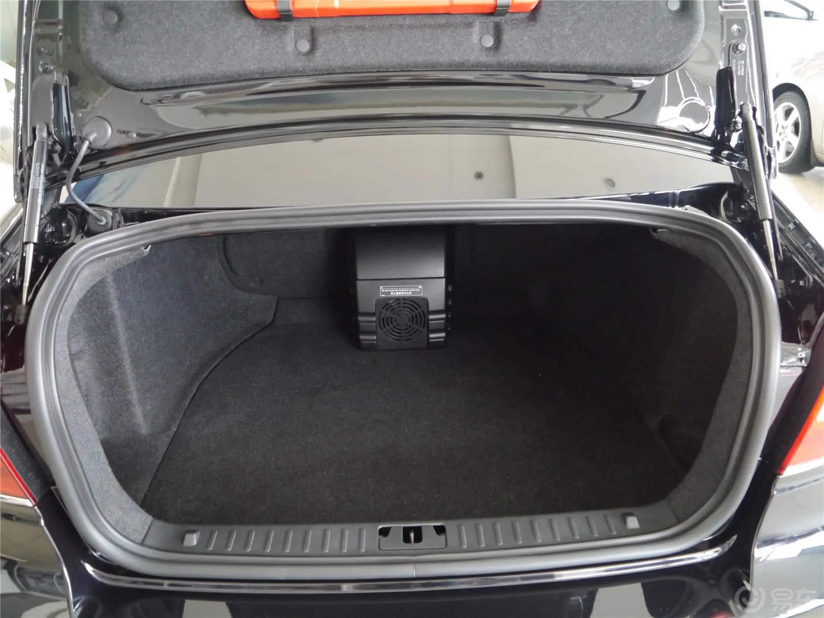 沃尔沃S80L2.0 T5 智尊·行政版行李箱空间