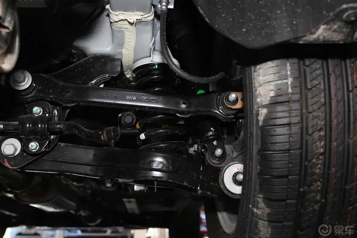 现代ix352.4L GLX 自动 两驱 领先型 国IV后悬挂