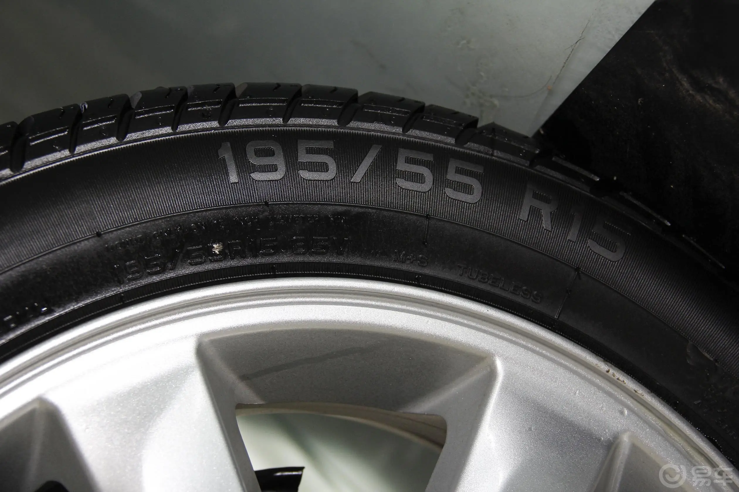 奇瑞E51.8L CVT 卓悦天窗版轮胎规格