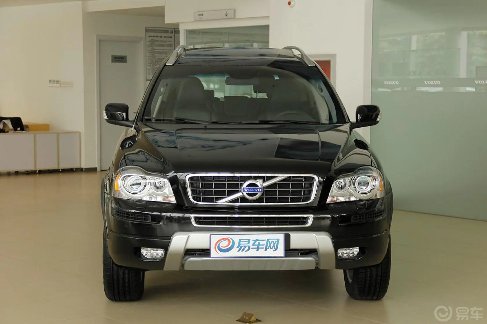 沃尔沃XC902.5T T5 豪华版正前水平