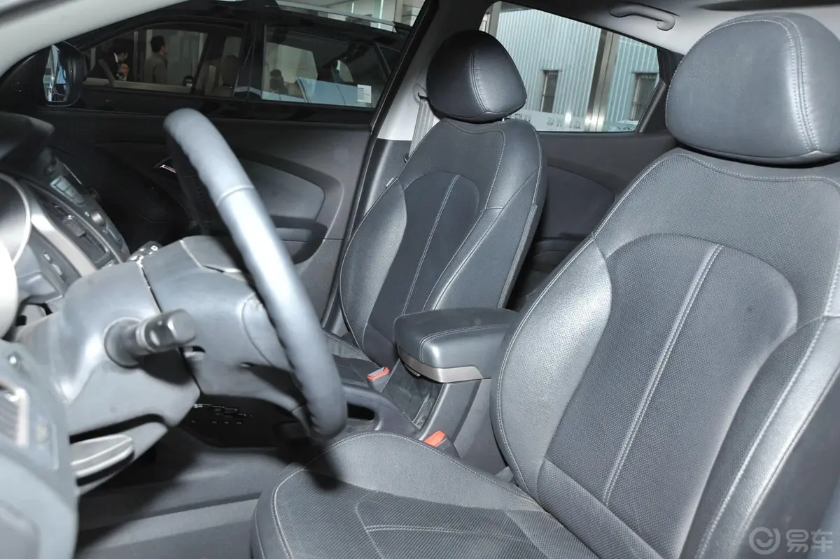 现代ix352.0L GLS 自动 四驱 智能型 国V驾驶员座椅