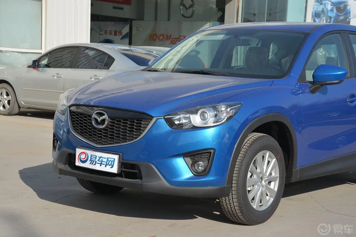 马自达CX-52.0L 自动 两驱 舒适型车头局部