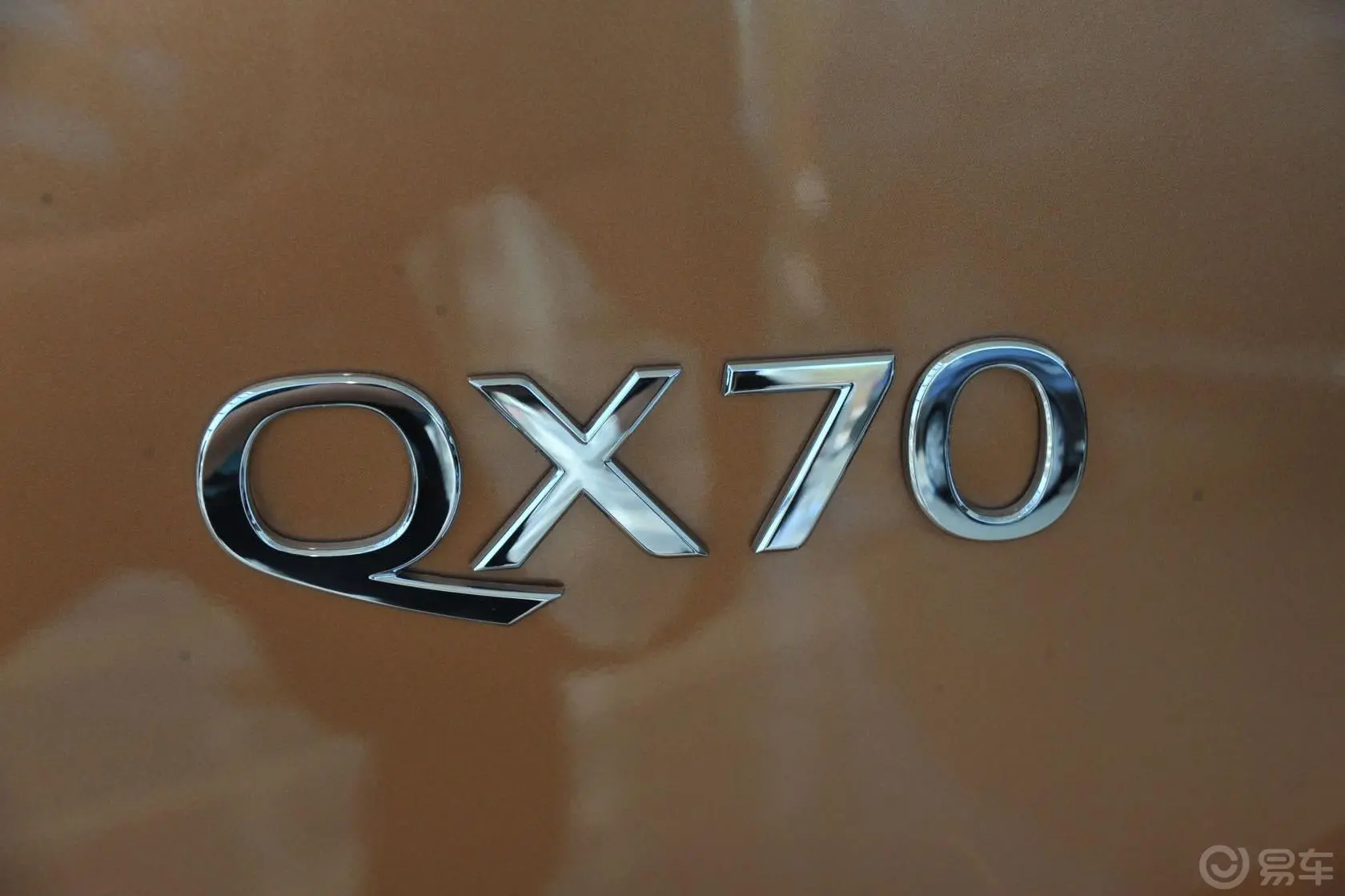 英菲尼迪QX703.7L 标准升级版尾标