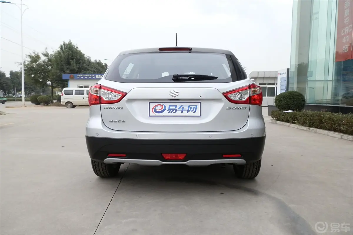 锋驭1.6L CVT 精英型正后水平