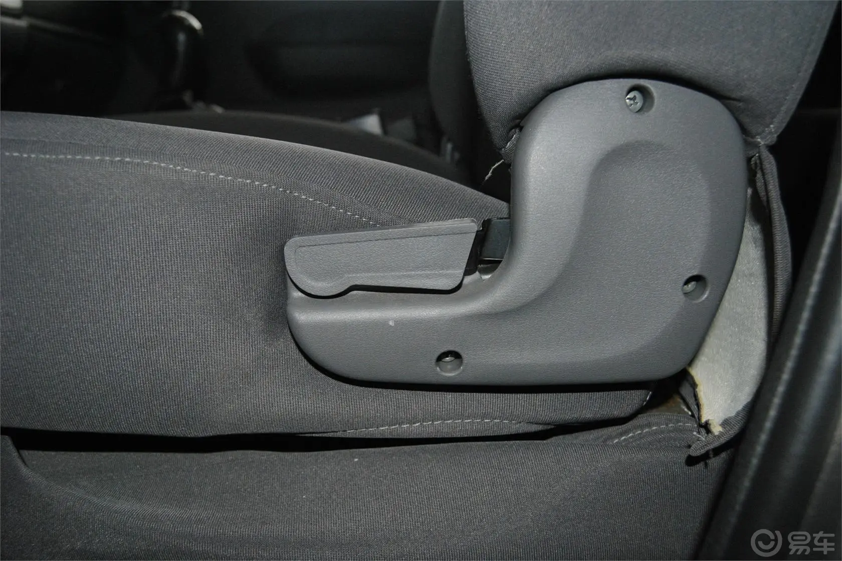 菱智V3 1.5L 手动 标准型Ⅱ座椅调节键