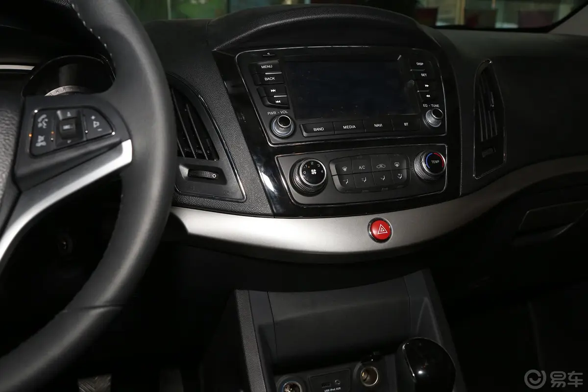 瑞风S52.0T 手动 尊享版中控台驾驶员方向