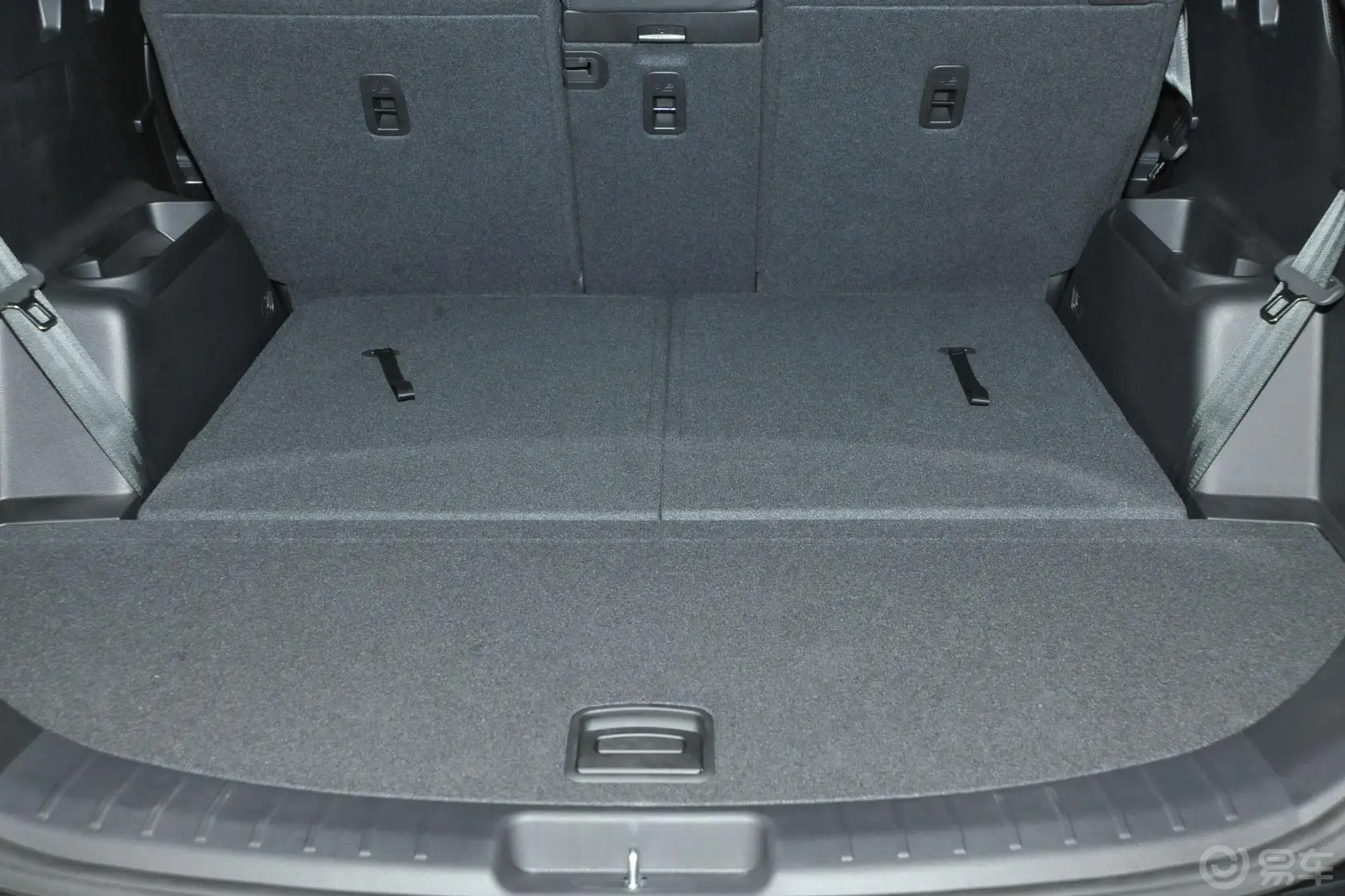 格越3.3L 自动 四驱 豪华版 7座行李箱空间