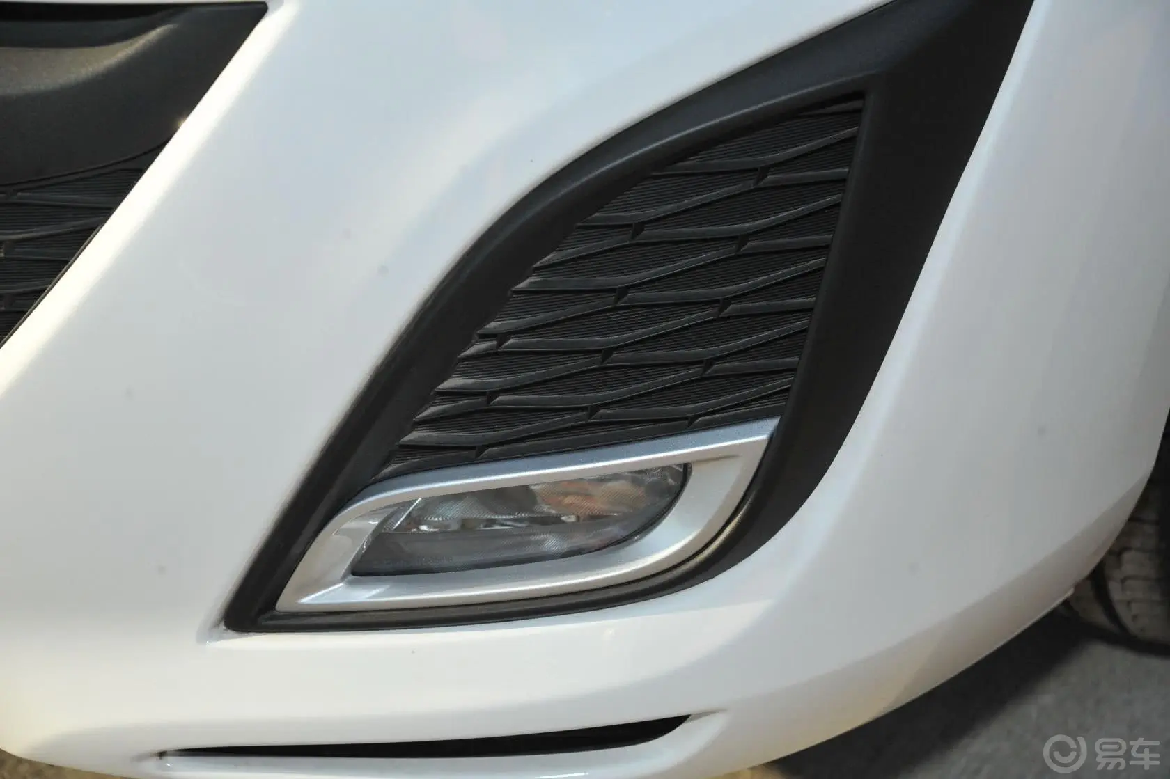 马自达3 星骋两厢 2.0L 自动 豪华运动型雾灯