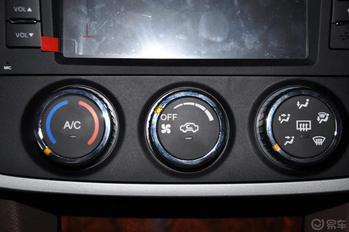 众泰Z3001.5L 都市版 手动 豪华型空调