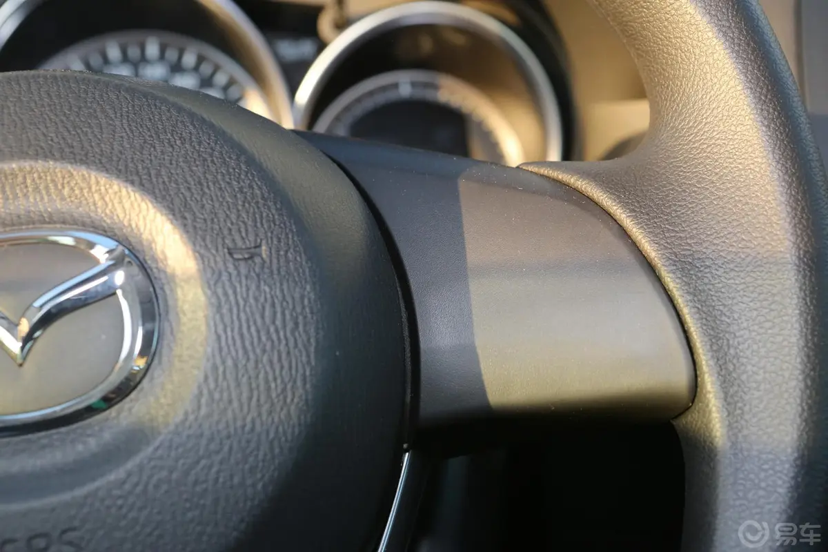 马自达CX-52.0L 自动 两驱 舒适型方向盘功能键（右）