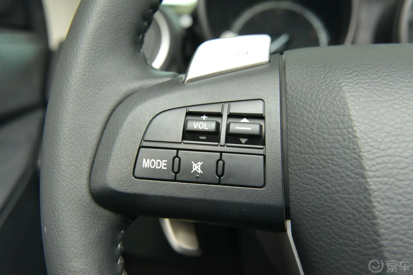 马自达3 星骋两厢 2.0L 自动 豪华运动型方向盘功能键（左）