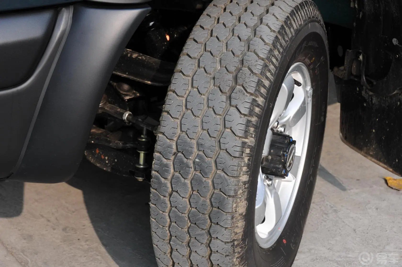 锐骐2WD ZD30柴油标准版 国III轮胎花纹