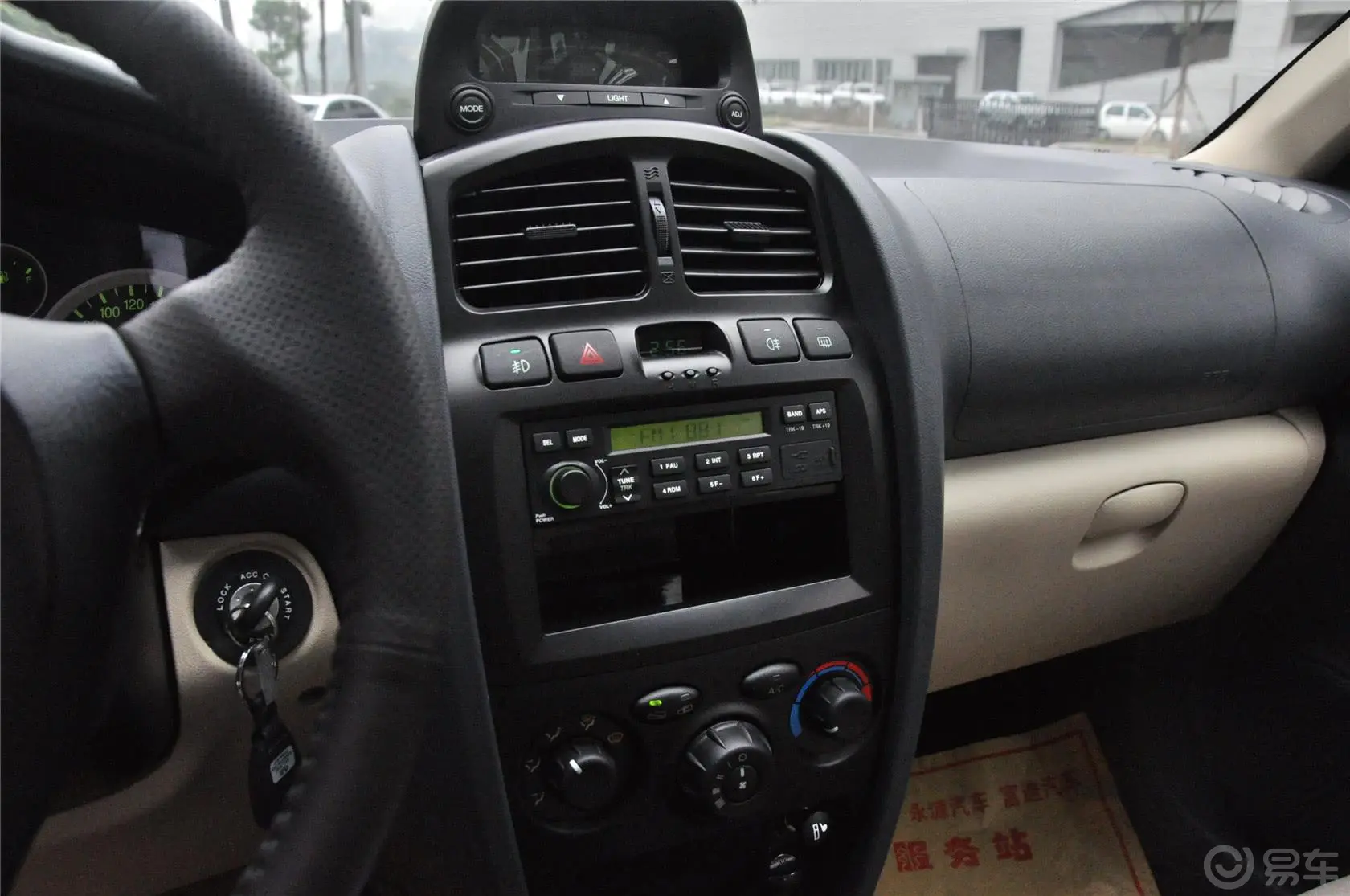 经典圣达菲1.8T 自动 两驱 天窗版中控台驾驶员方向