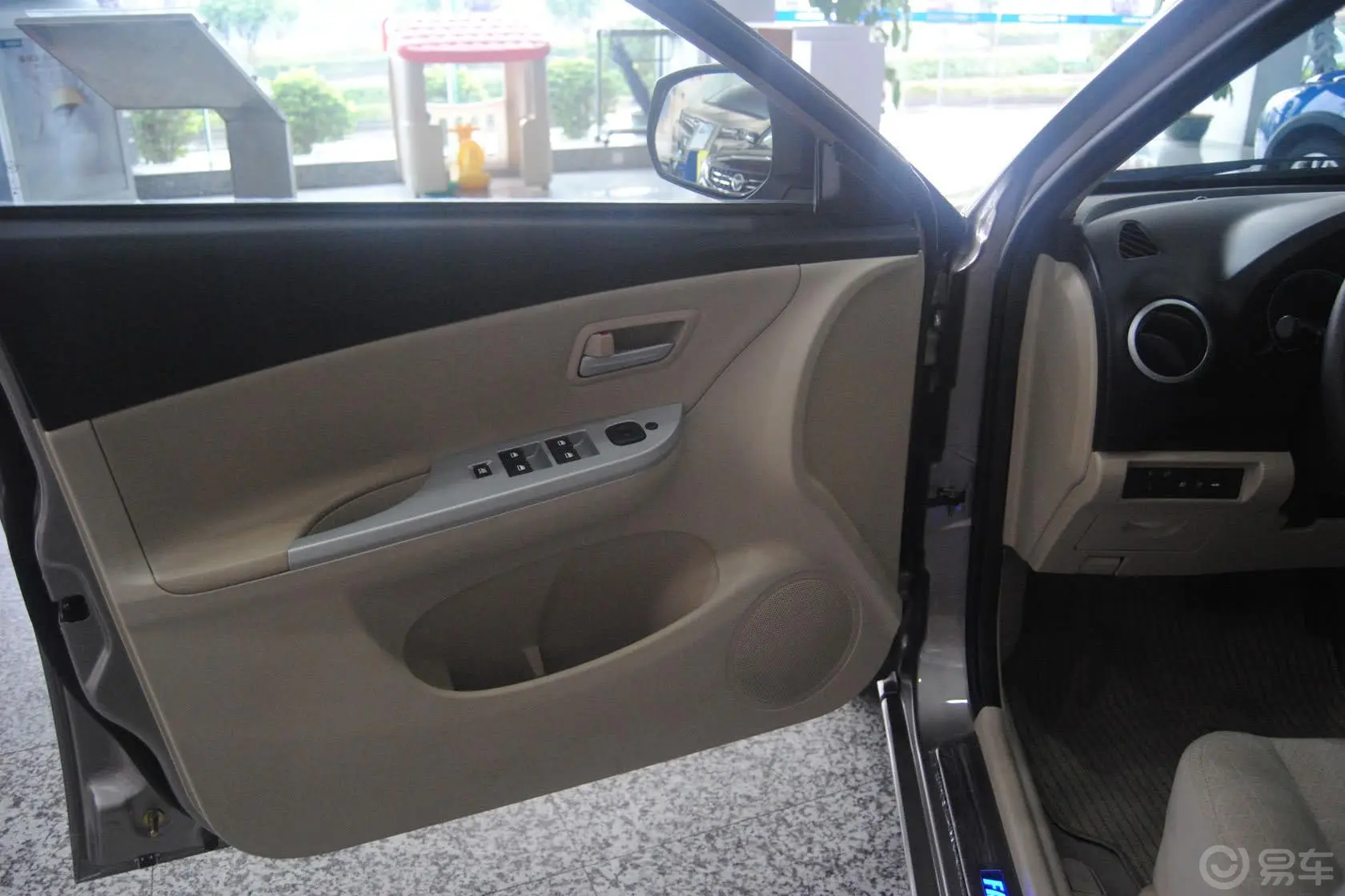 福美来F51.6L 自动 风尚版驾驶员侧车门内门板