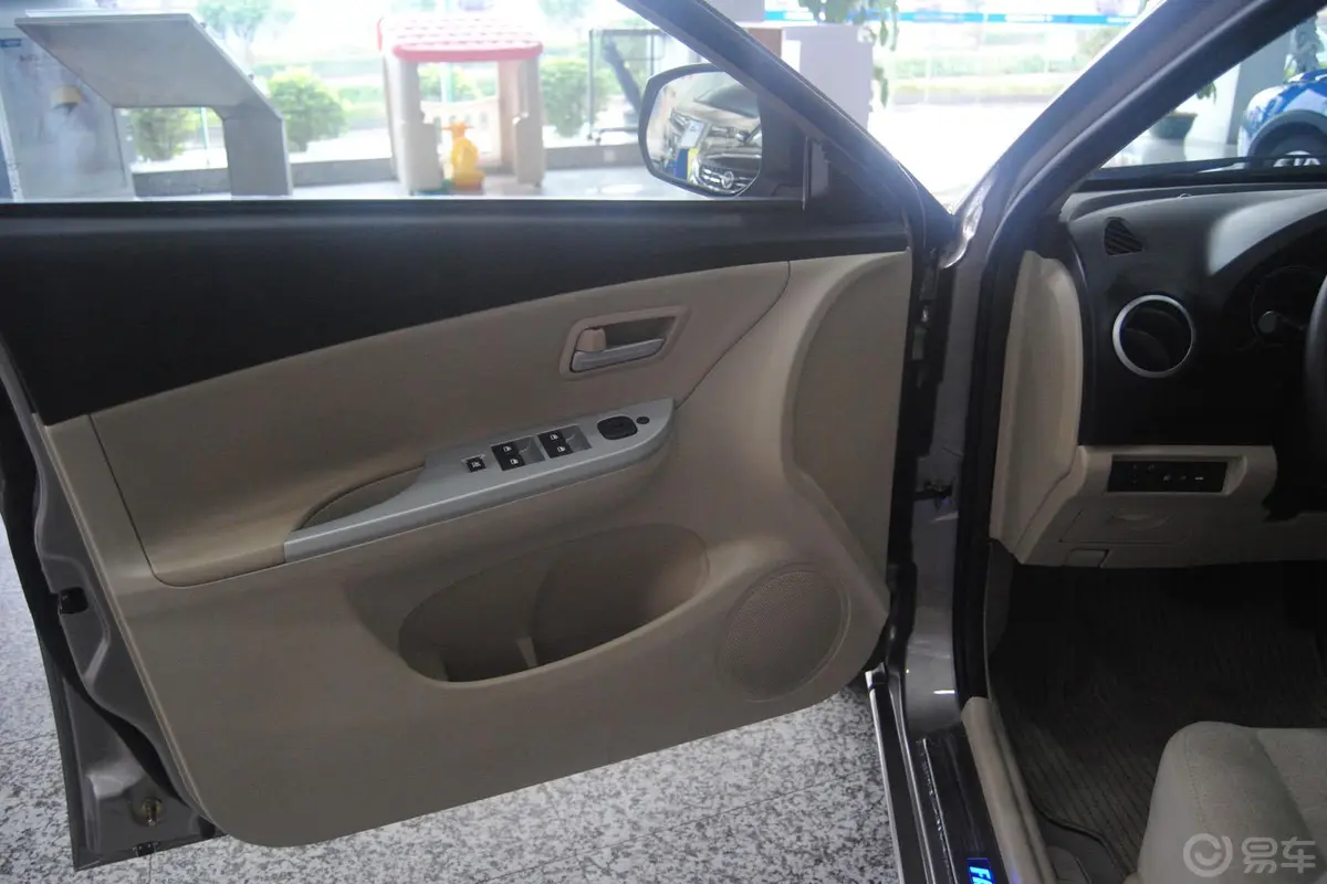 福美来F51.6L 自动 风尚版驾驶员侧车门内门板