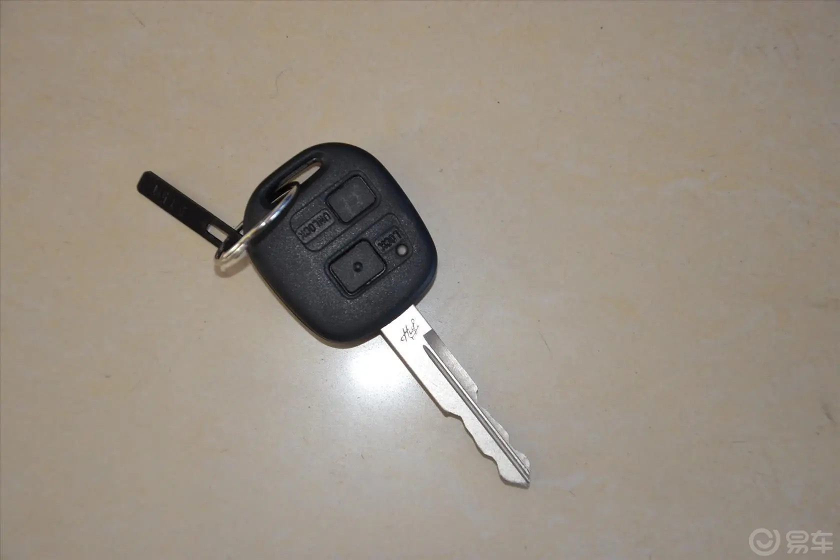 夏利N51.3L 手动 豪华型带气囊钥匙