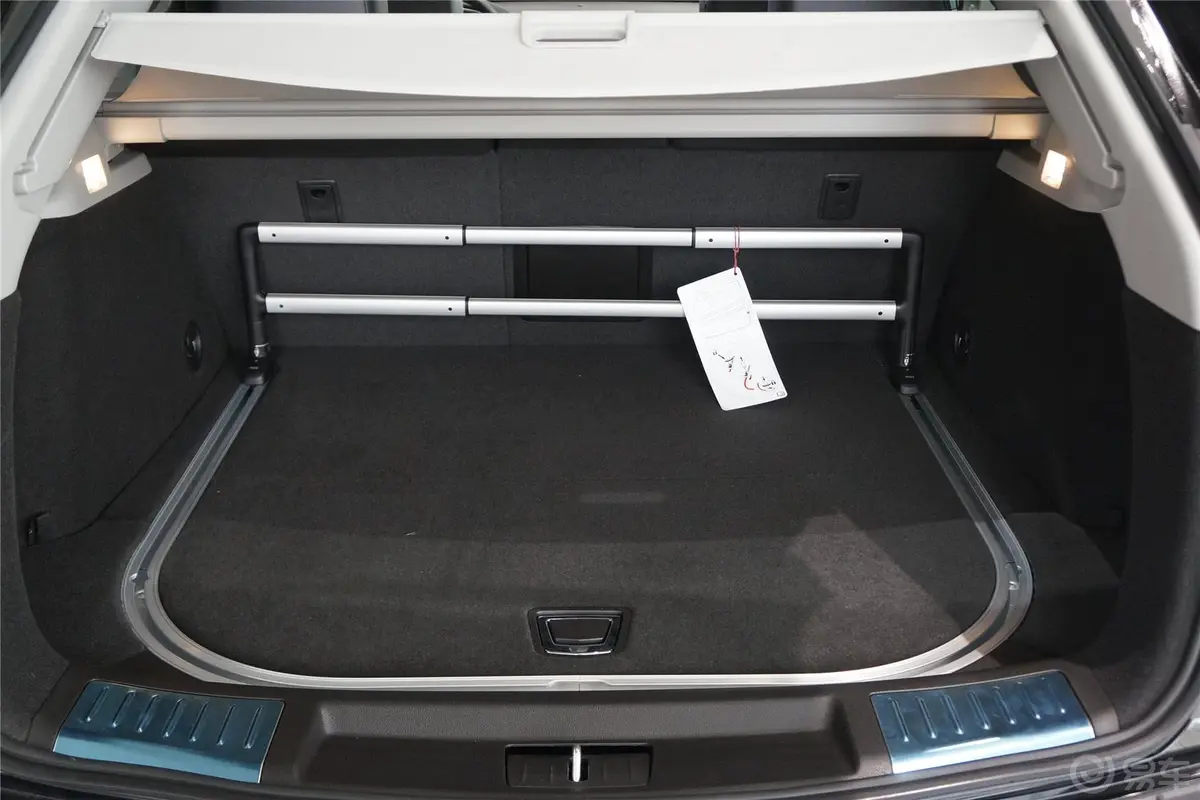 凯迪拉克SRX3.0L 手自一体 精英型行李箱空间