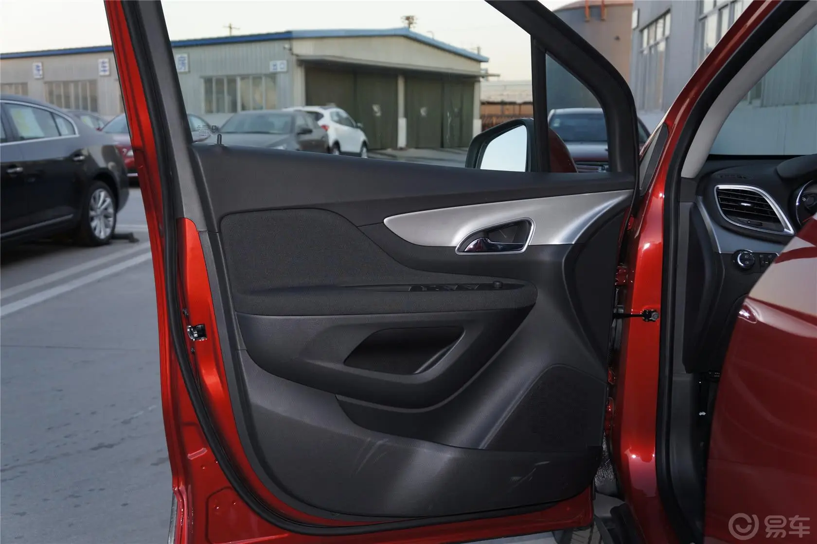 昂科拉1.4T G 手动 两驱 都市进取型驾驶员侧车门内门板