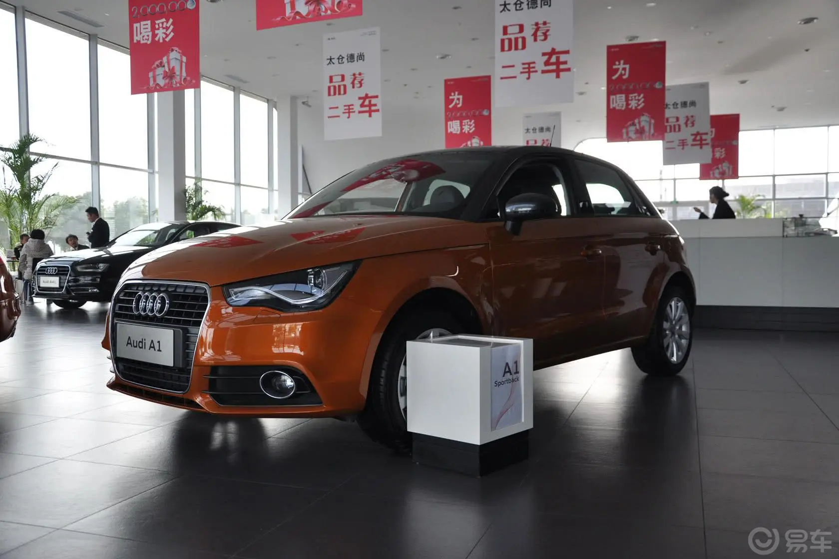 奥迪A1Sportback 30TFSI 舒适型侧前45度车头向左水平