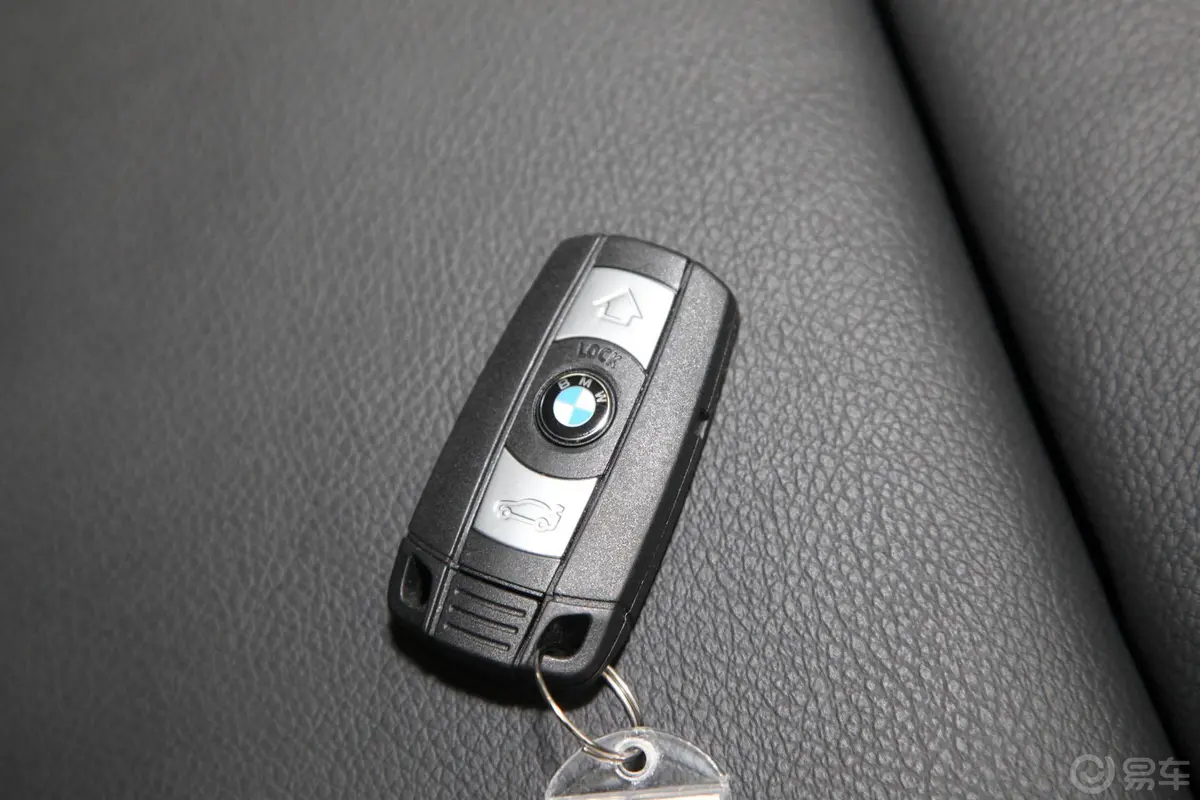 宝马X1sDrive20i 运动设计套装钥匙
