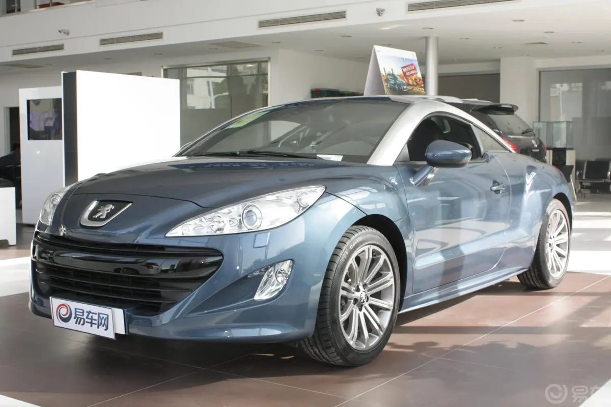 标致RCZ1.6T 自动 豪华运动型侧前45度车头向左水平