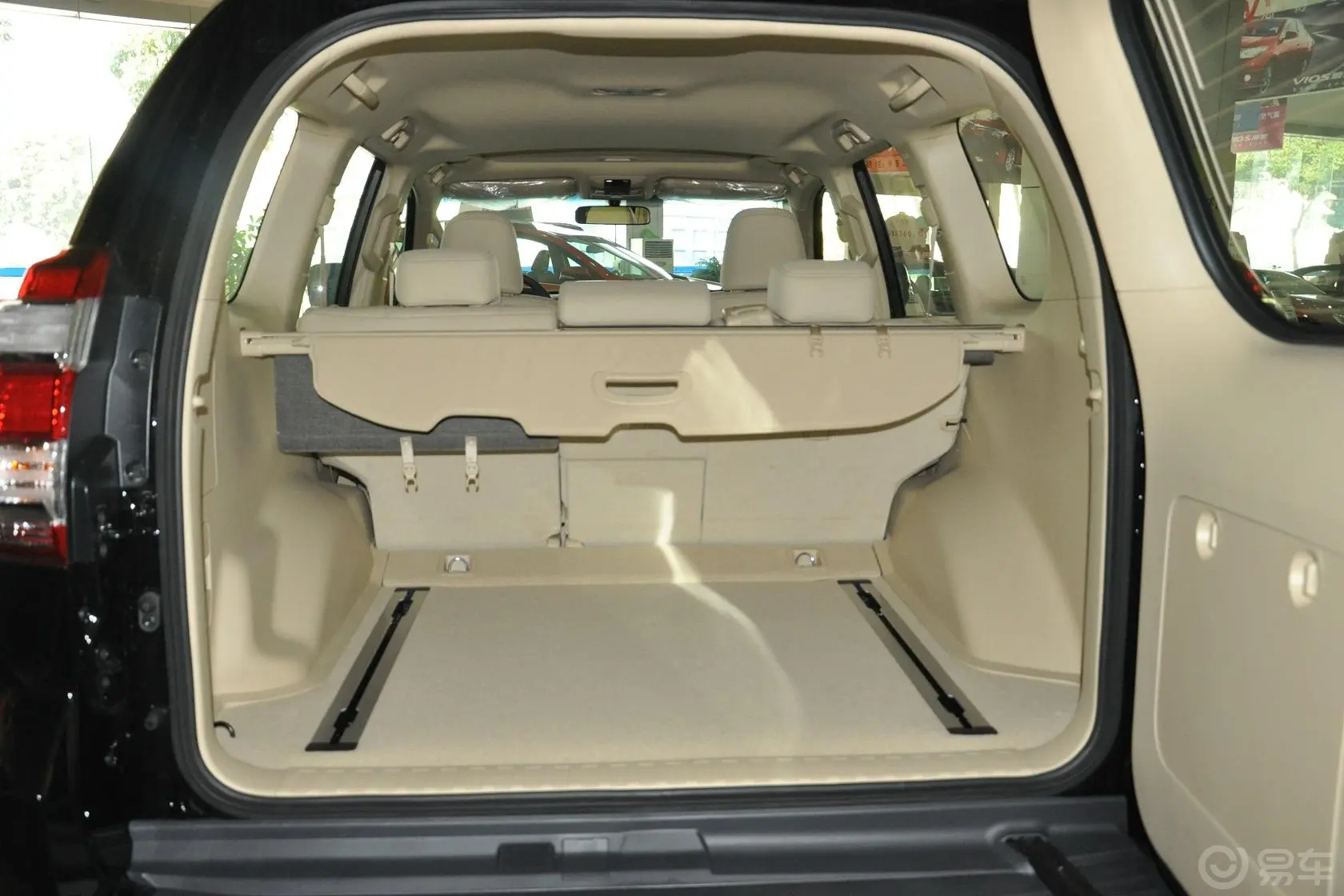 普拉多4.0L V6 TX-L行李箱空间