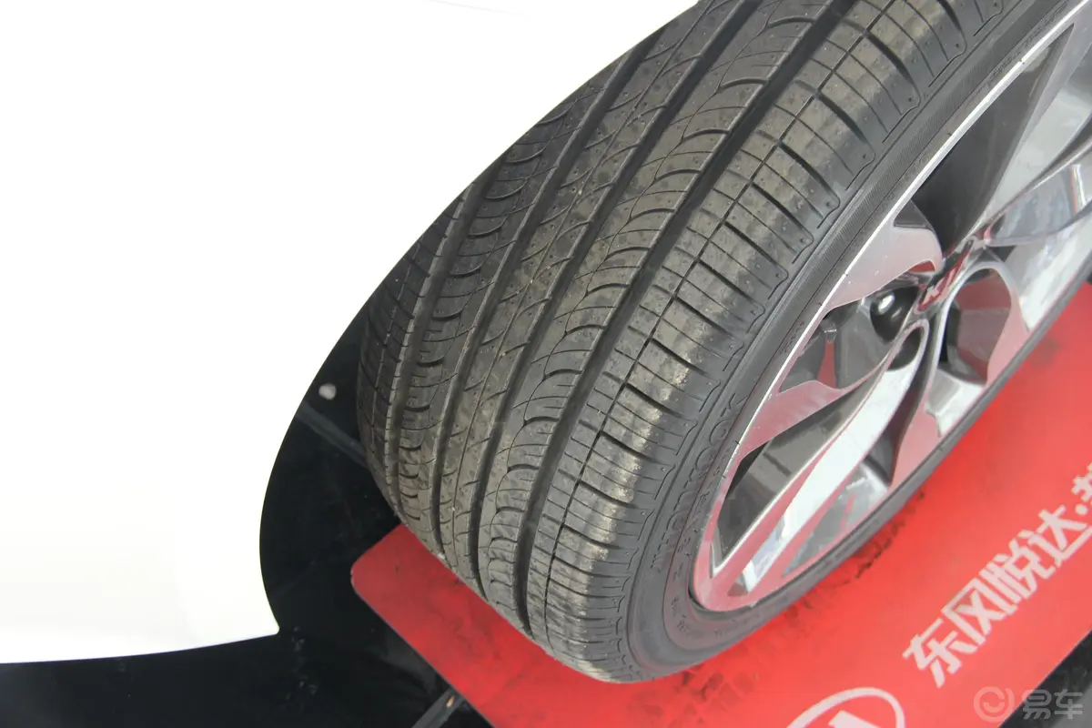 起亚K52.0L 自动 PRM2轮胎花纹