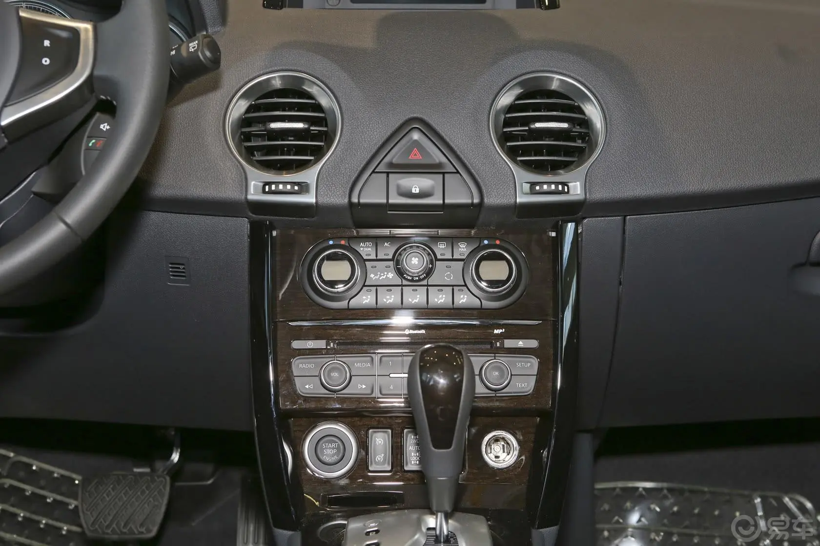 科雷傲(进口)2.5L 四驱 豪华版中控台整体