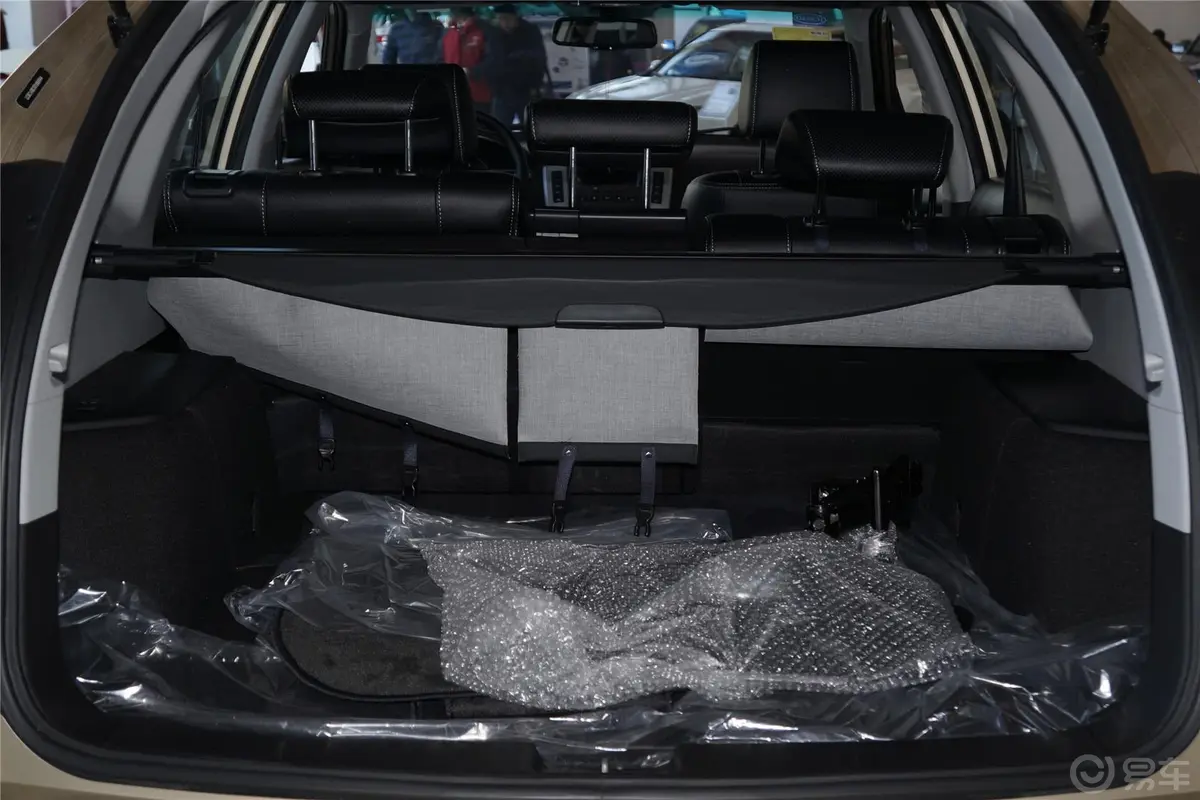 比亚迪S62.4L 手动 精英型 劲悦版行李箱空间