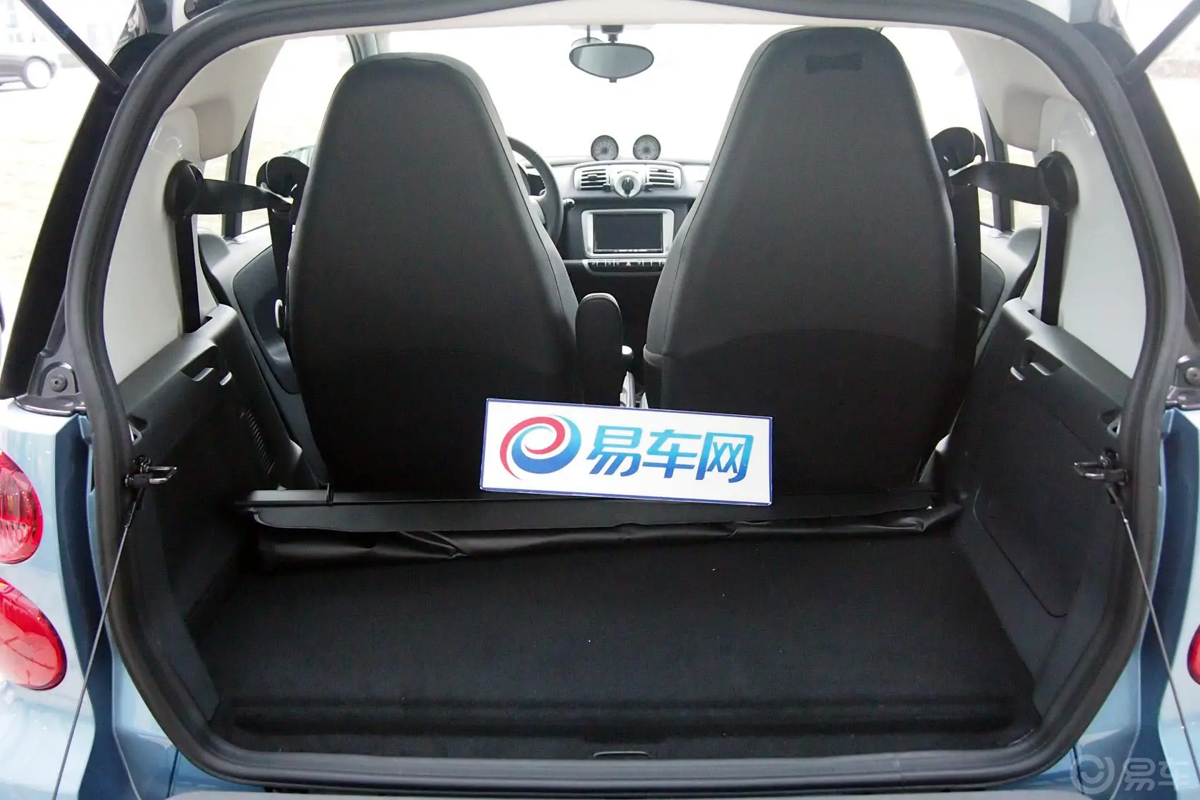 smart fortwo1.0T 硬顶激情版行李箱空间