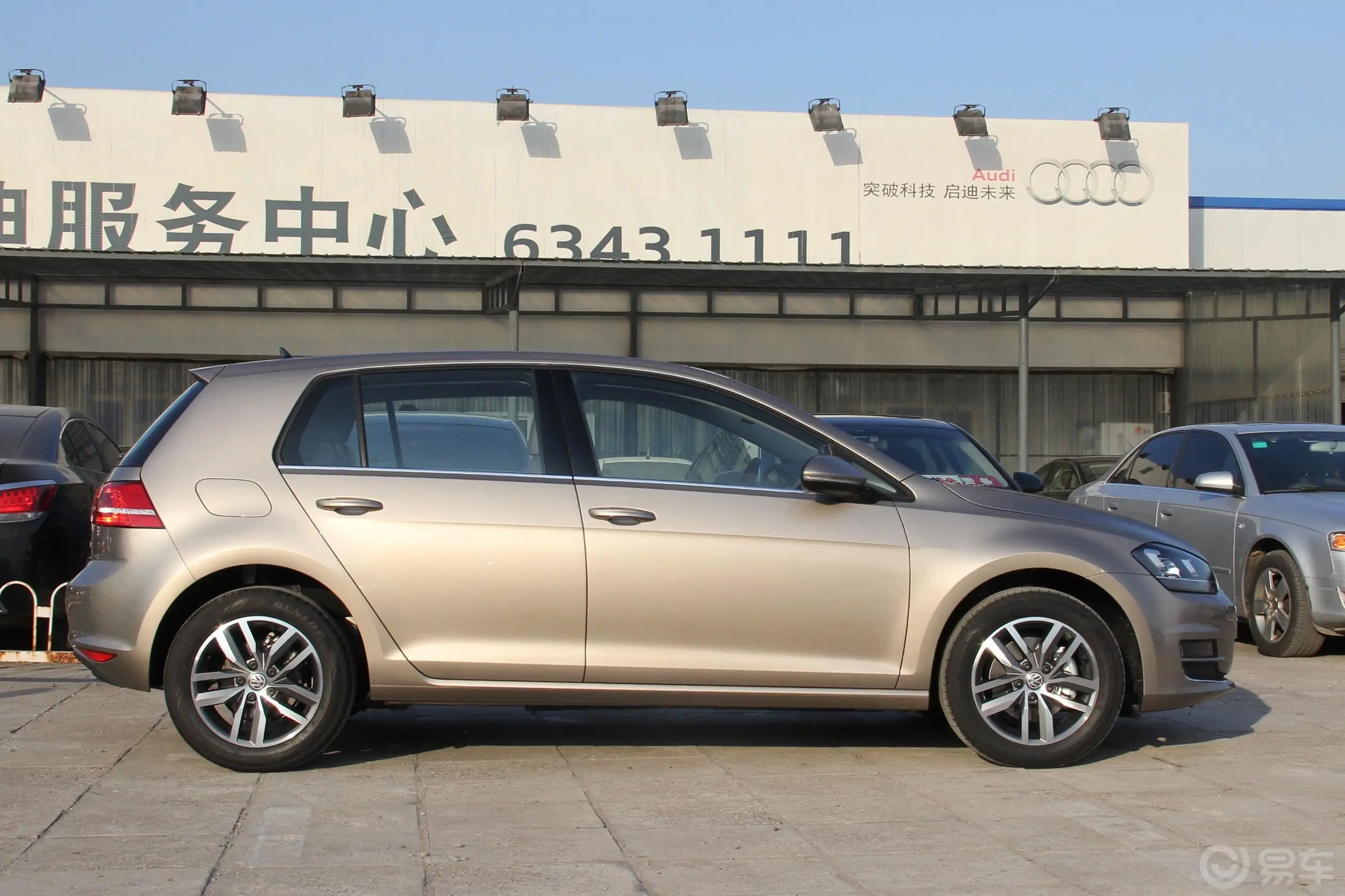 高尔夫1.4TSI 自动旗舰型正侧车头向右水平