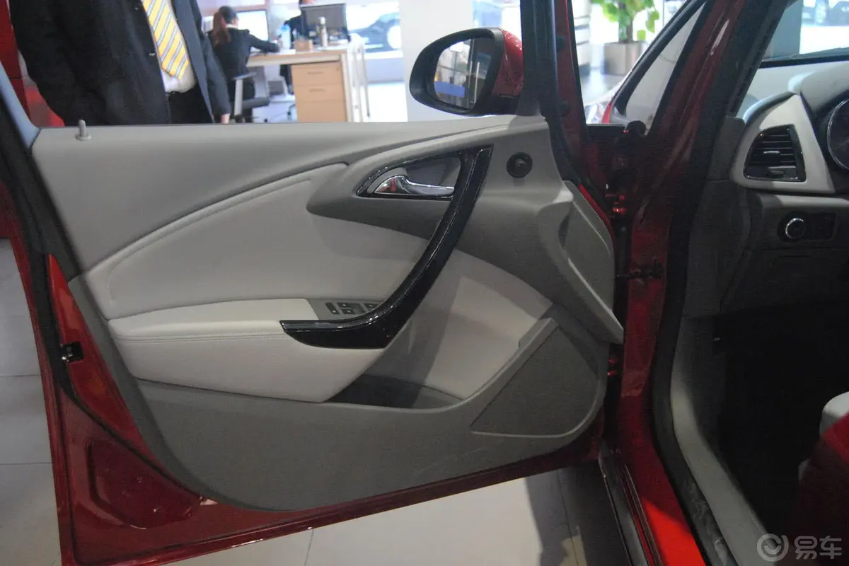 英朗XT 1.6L 自动 舒适版驾驶员侧车门内门板