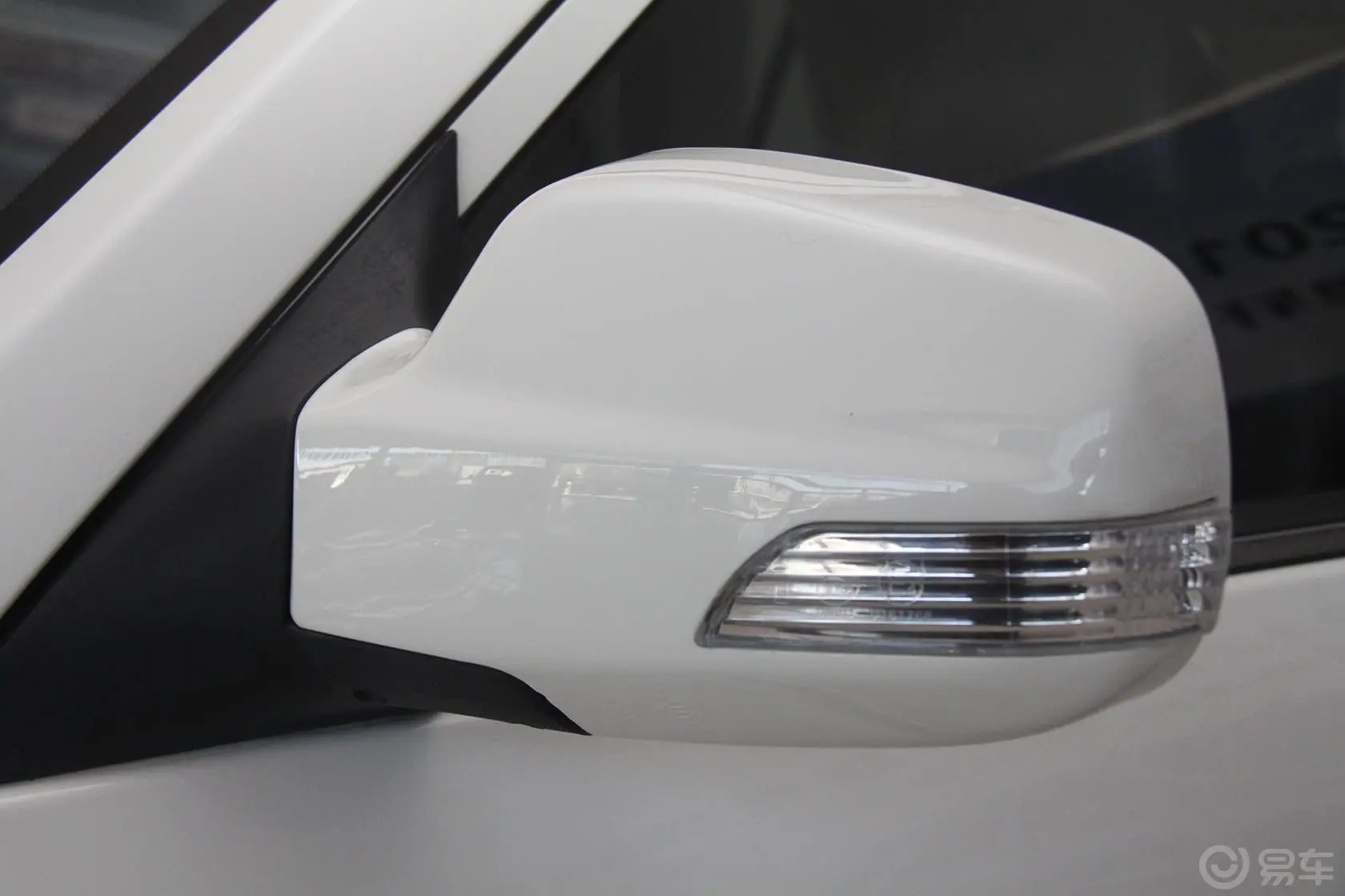 奥轩GX52.4L 自动 四驱 汽油 天窗版后视镜转向灯（前）