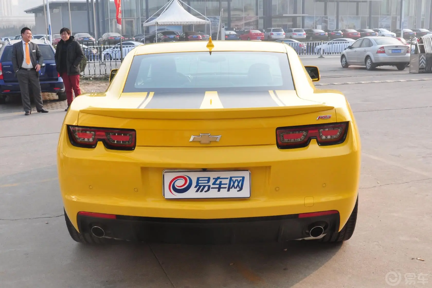 科迈罗3.6L  V6 自动 传奇性能版正后水平