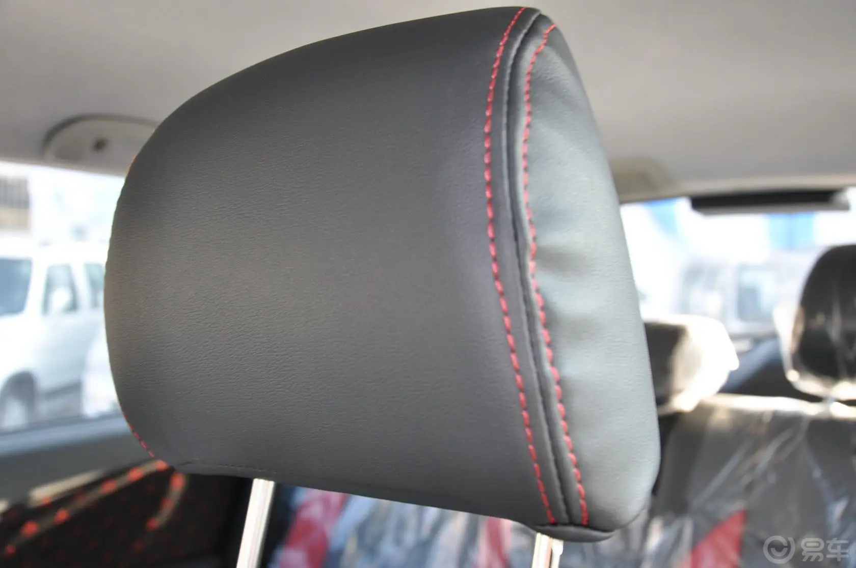 利亚纳A6两厢 1.4L 手动 理想型驾驶员头枕