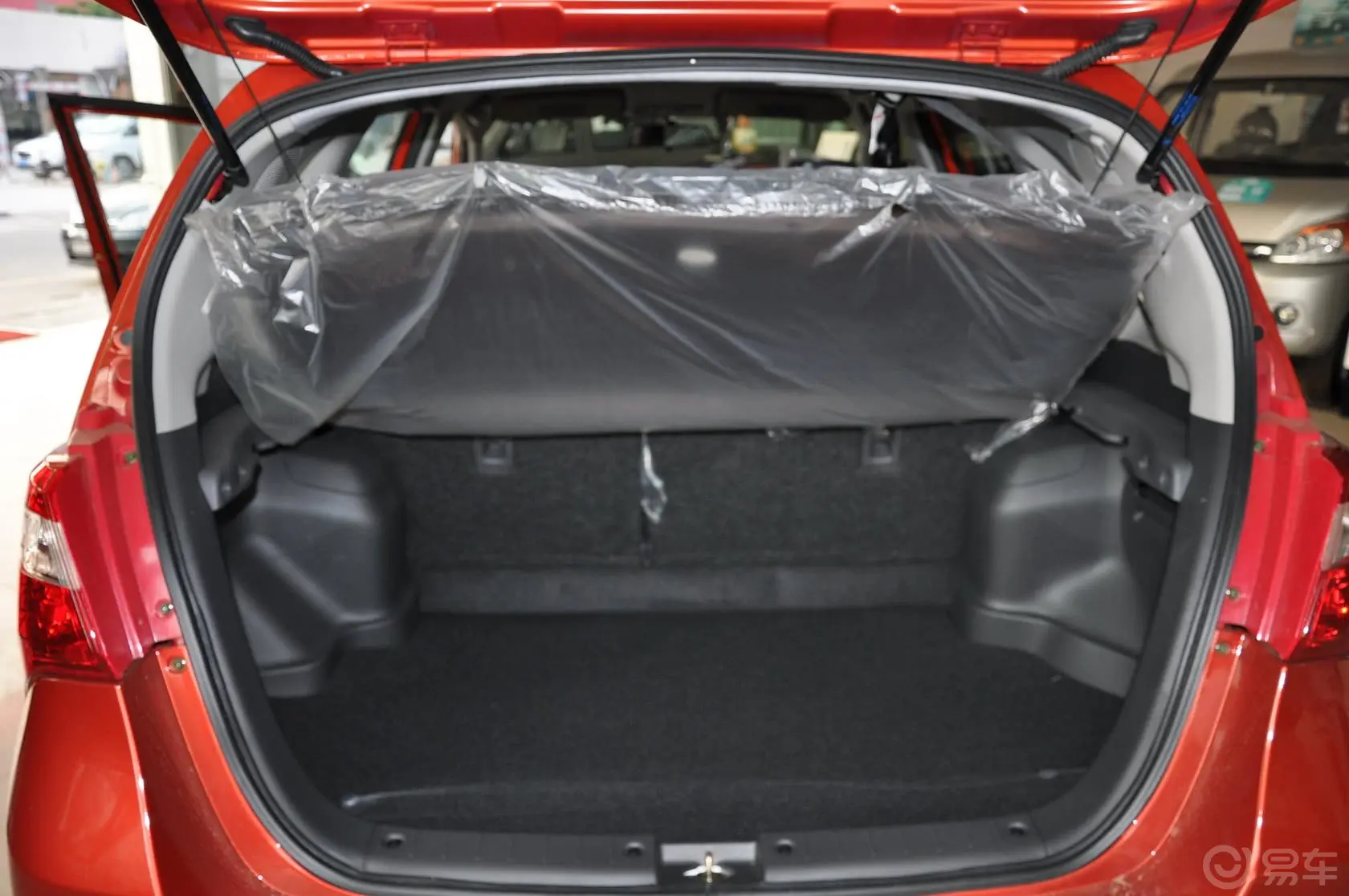 利亚纳A6两厢 1.4L 手动 理想型行李箱空间