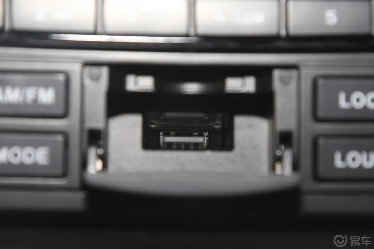 金刚2代 1.5L 手动 精英型USB接口